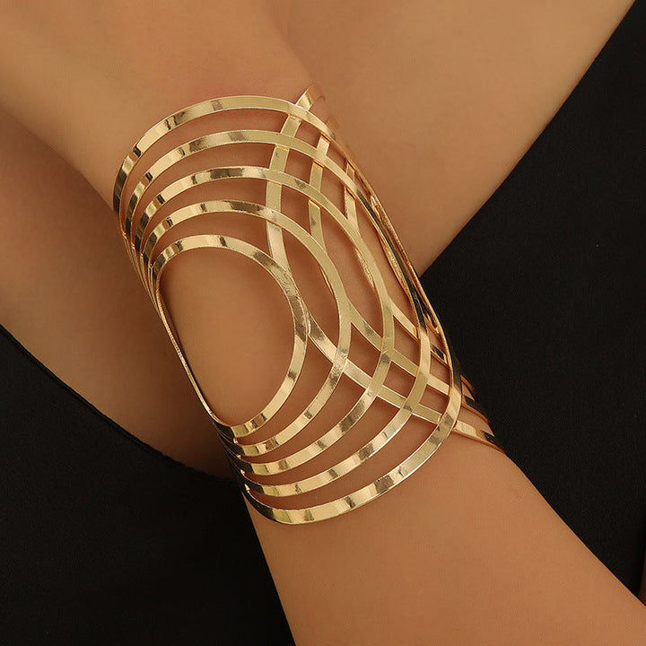 Women's Bracelet with Artistic Flower Design Nin Boutique
