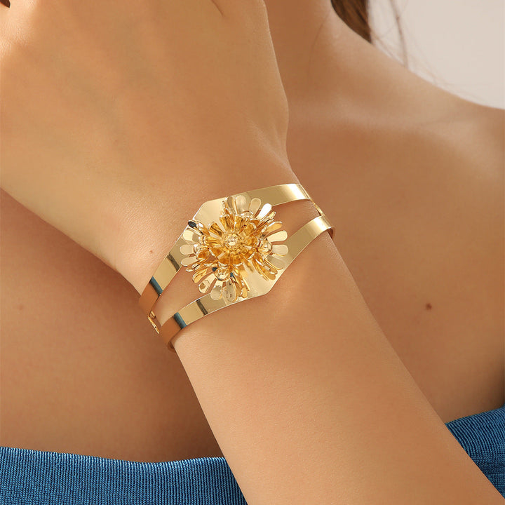 Women's Open Bangle with Artistic Floral Pattern Nin Boutique
