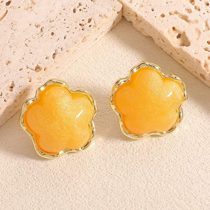 Women's stud earrings with intricate heart design Nin Boutique