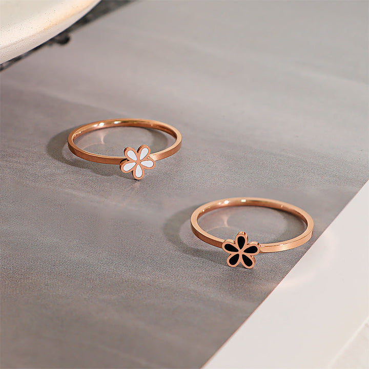 Women's Ring with delicate floral design Nin Boutique