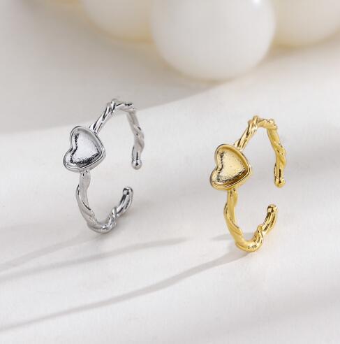 Women's Open Ring with Curved Heart Design Nin Boutique