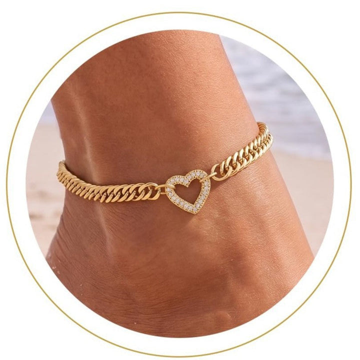 Ladies ankle bracelet with sparkling heart design and high-quality link chain Nin Boutique