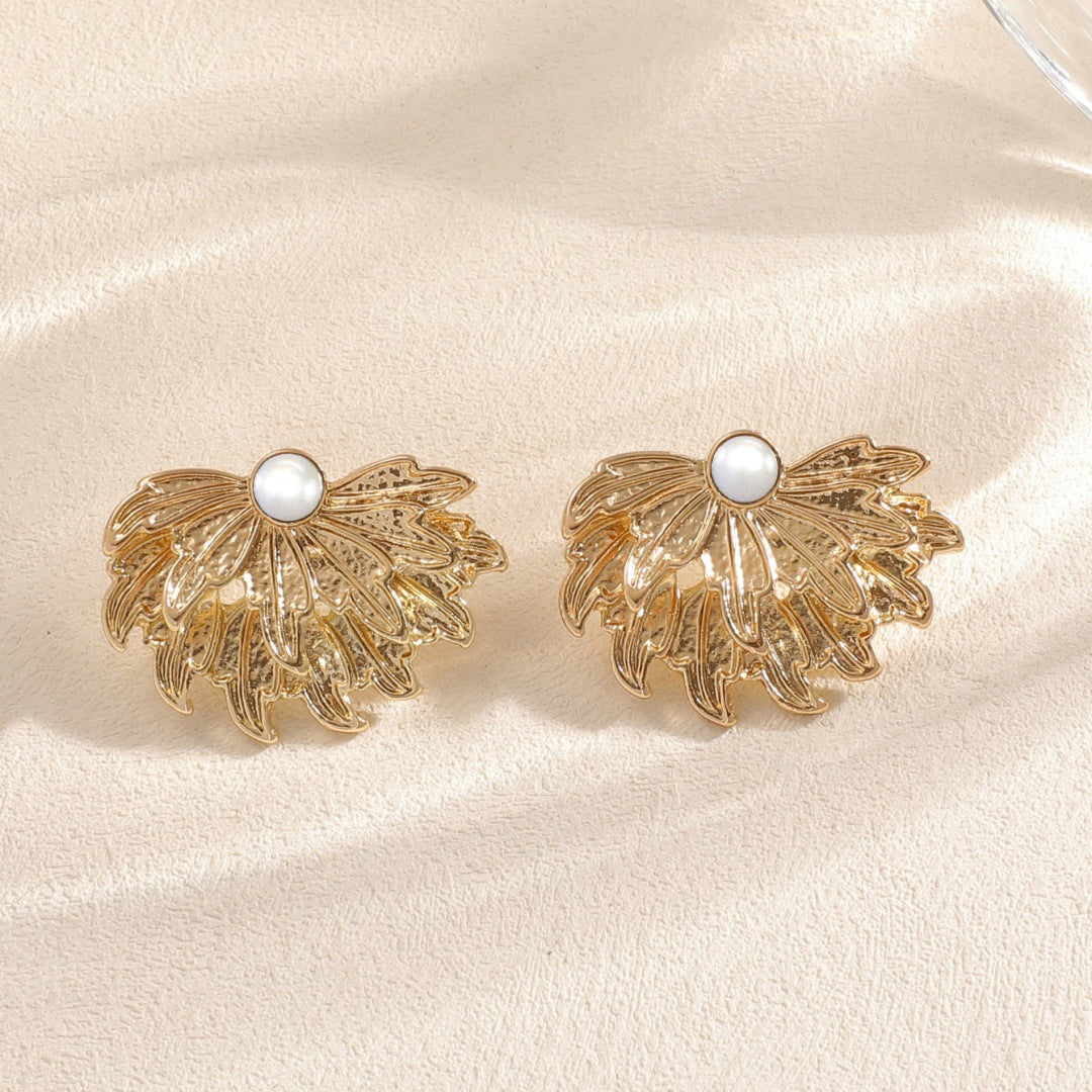 Women's earrings in elegant petal design Nin Boutique