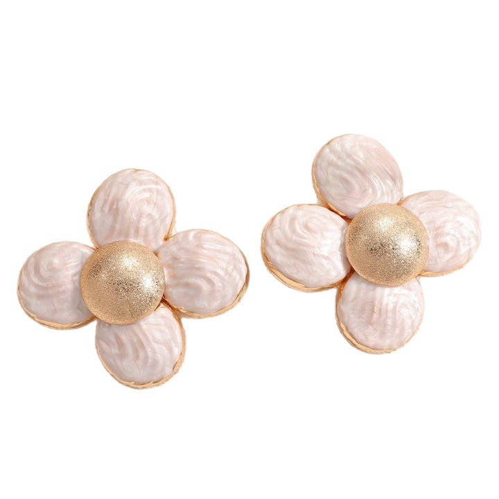 Ladies earrings in elaborate flower pattern Nin Boutique