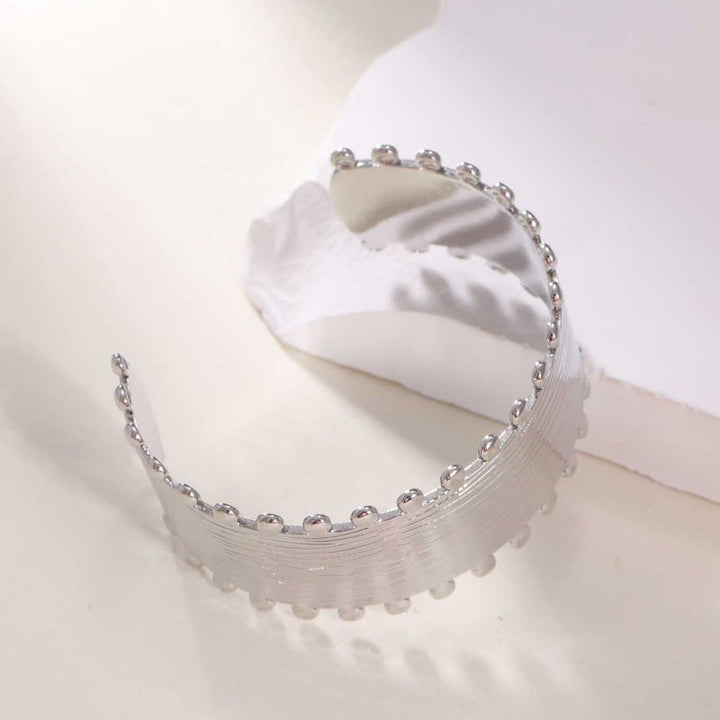 Women's Open Bangle with Elegant Wave Design Nin Boutique