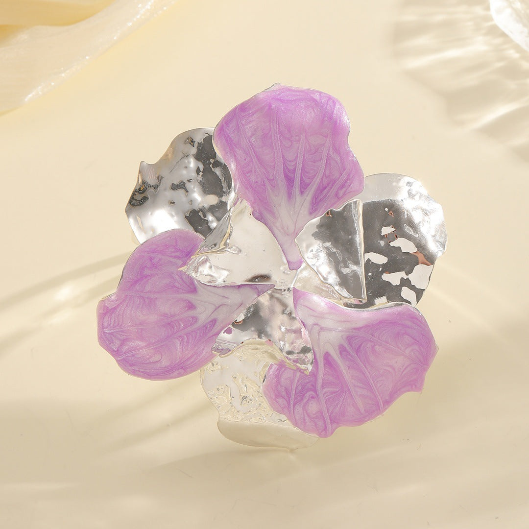 Women's flower-shaped ring made of shiny metal and high-quality epoxy resin Nin Boutique