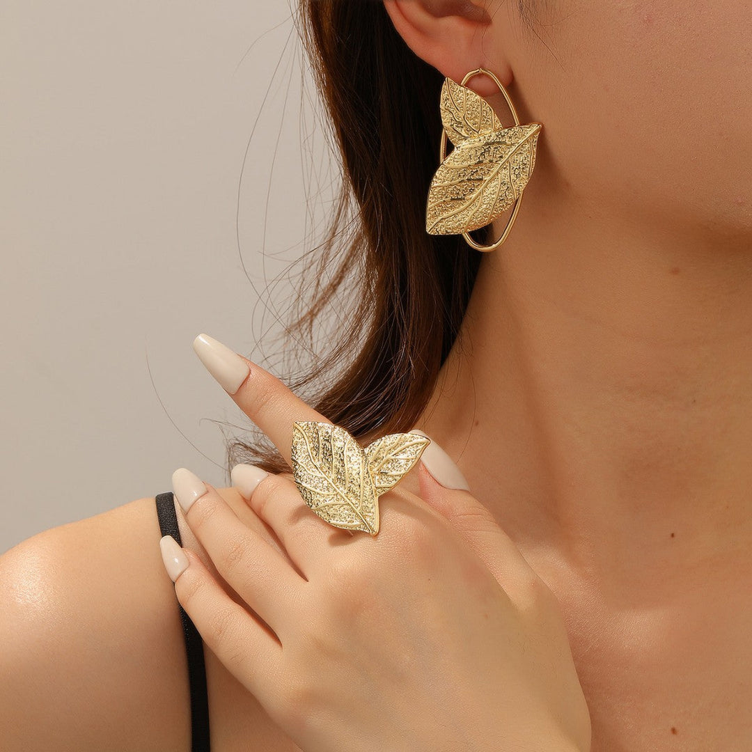 Women's bracelet with intricate leaf design Nin Boutique
