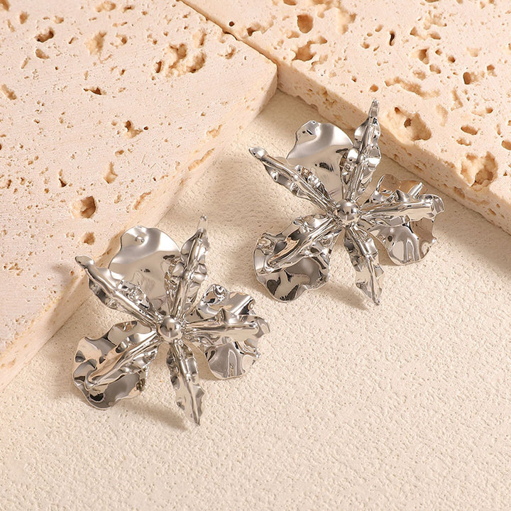 Women’s earrings in artistic flower design Nin Boutique