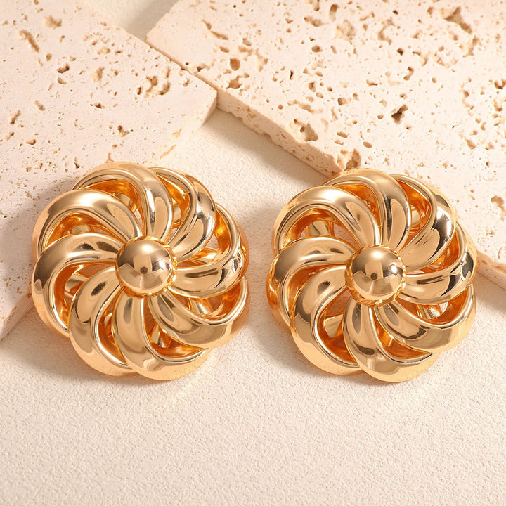 Women’s earrings in artistic flower design Nin Boutique
