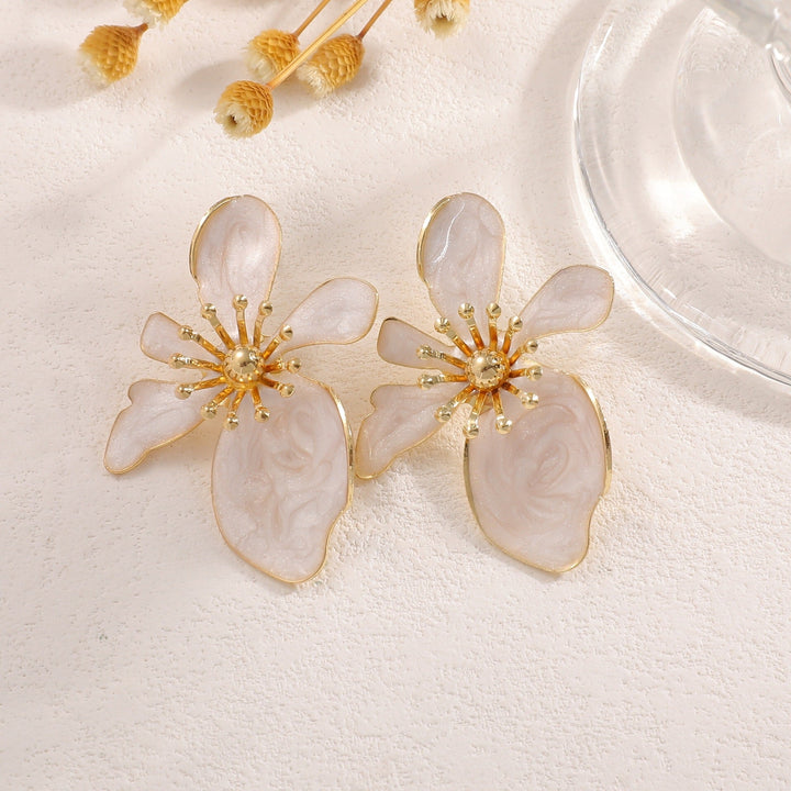 Women's earrings with elaborate floral pattern Nin Boutique