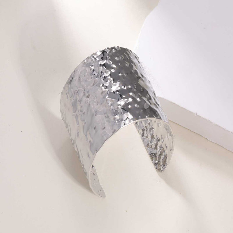 Women's Open Bangle with Elegant Wave Design Nin Boutique