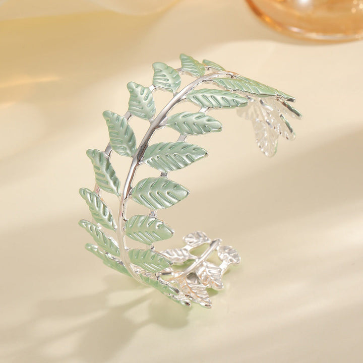 Ladies' bracelet in elegant leaf design Nin Boutique