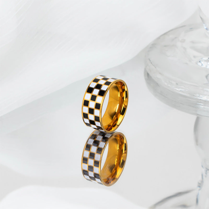 Women's ring with checkerboard pattern Nin Boutique