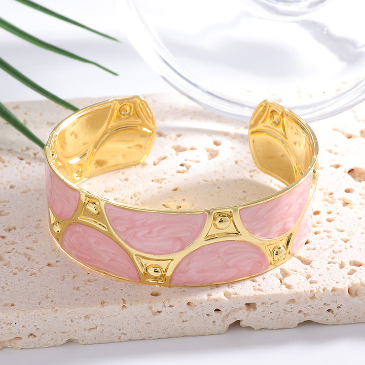 Ladies' bracelet with intricate design Nin Boutique