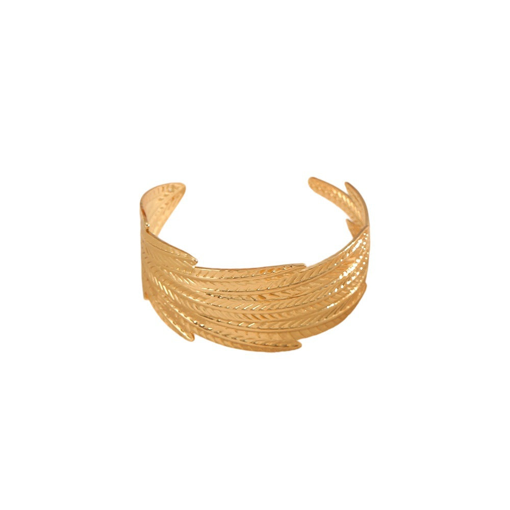 Women Open Bangle with Artistic Shell Design Nin Boutique
