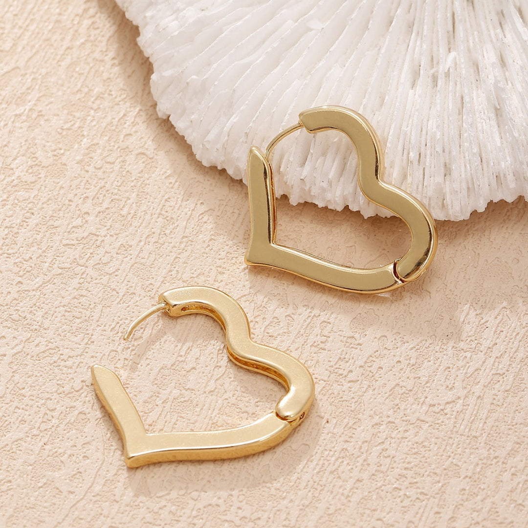 Ladies earrings in modern heart design Nin Boutique