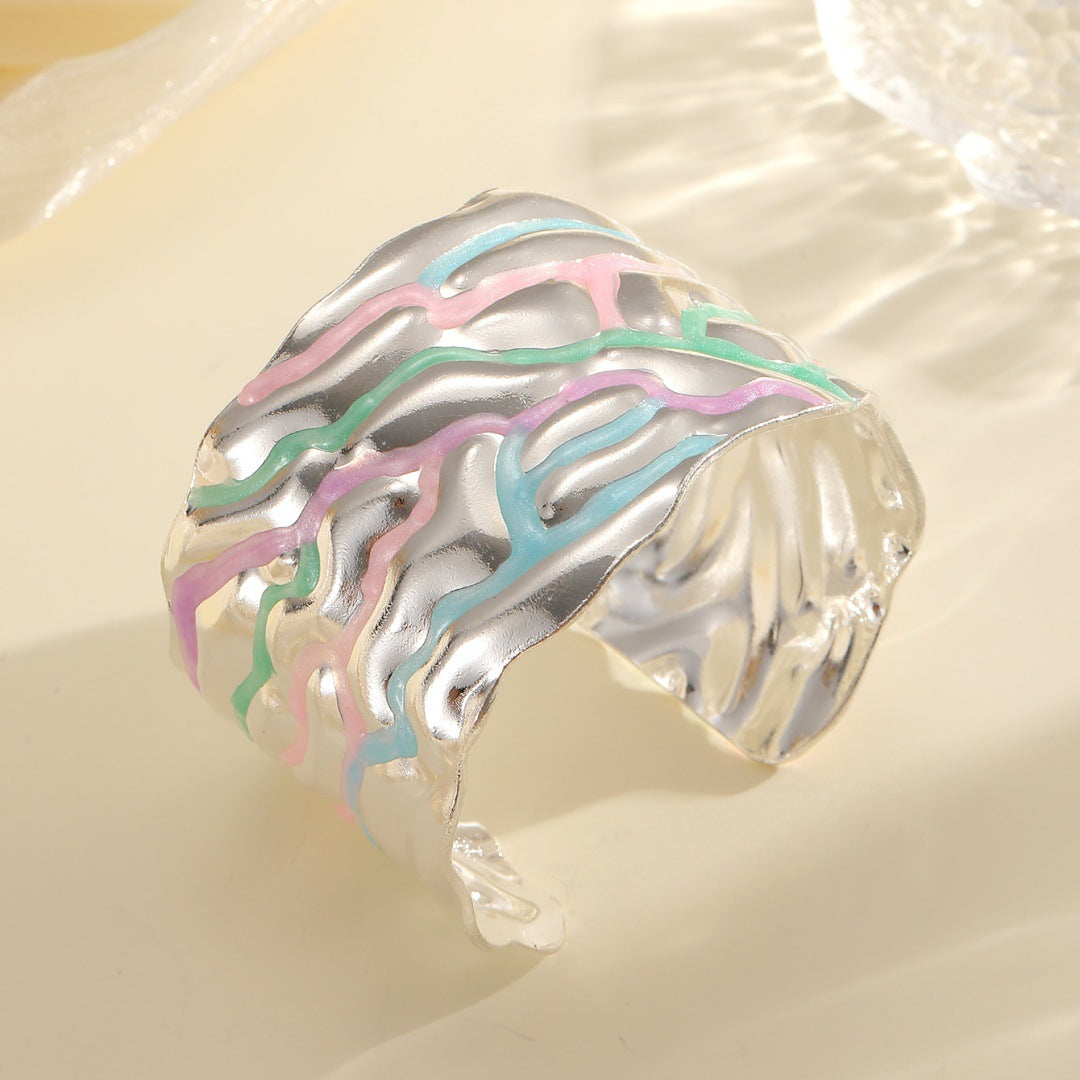 Women's Open Bangle with Artistic Wave Pattern Nin Boutique