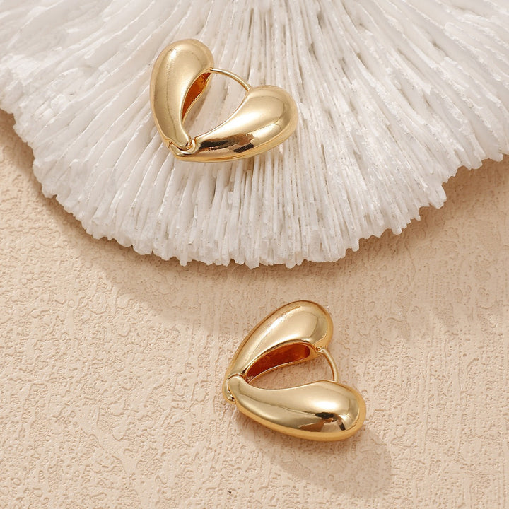 Ladies earrings in stylish heart design Nin Boutique