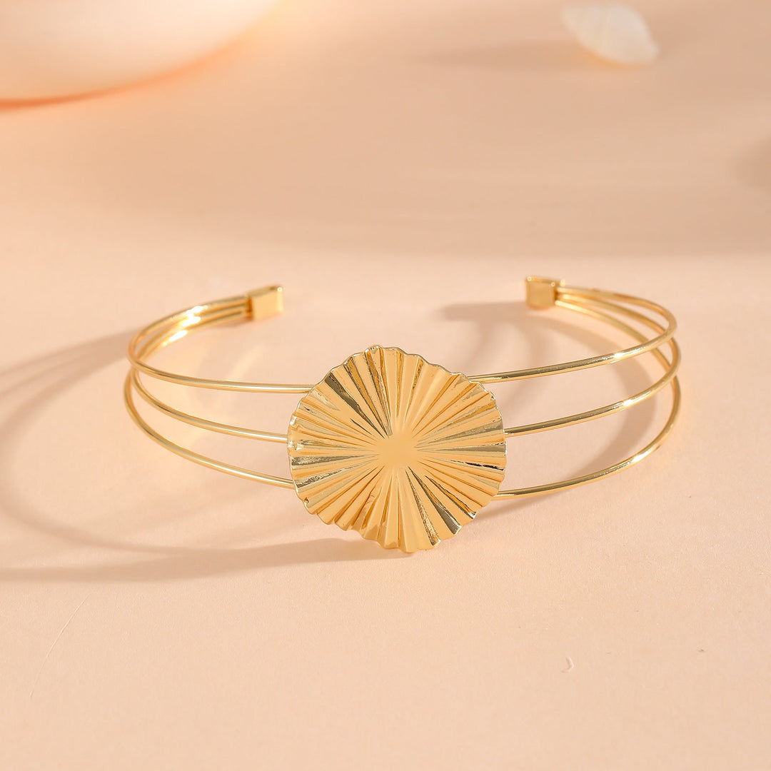 Women's bangle with elaborate bow design Nin Boutique