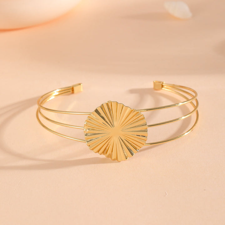 Women's bangle with elaborate bow design Nin Boutique