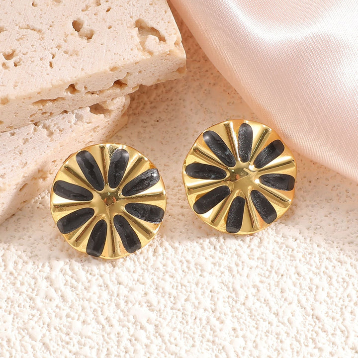 Women's Earrings with Artistic Flower Design Nin Boutique