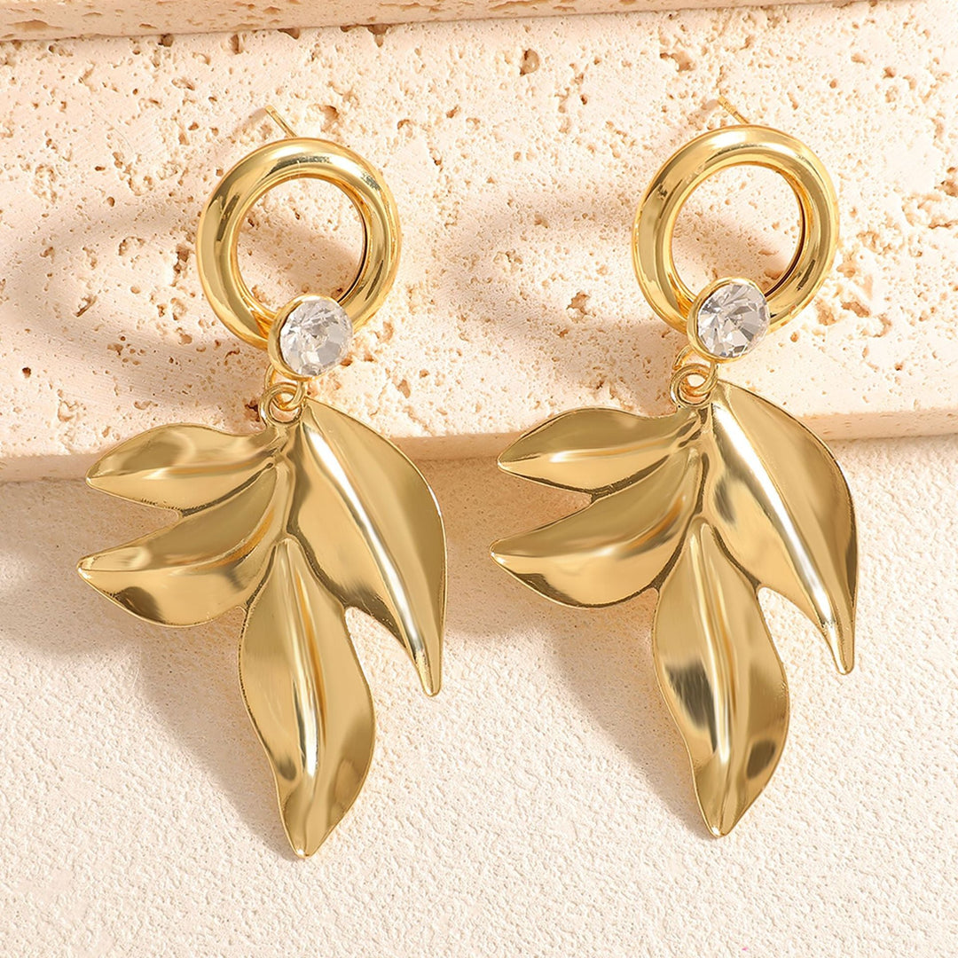 Women's earrings with artistic leaf design Nin Boutique