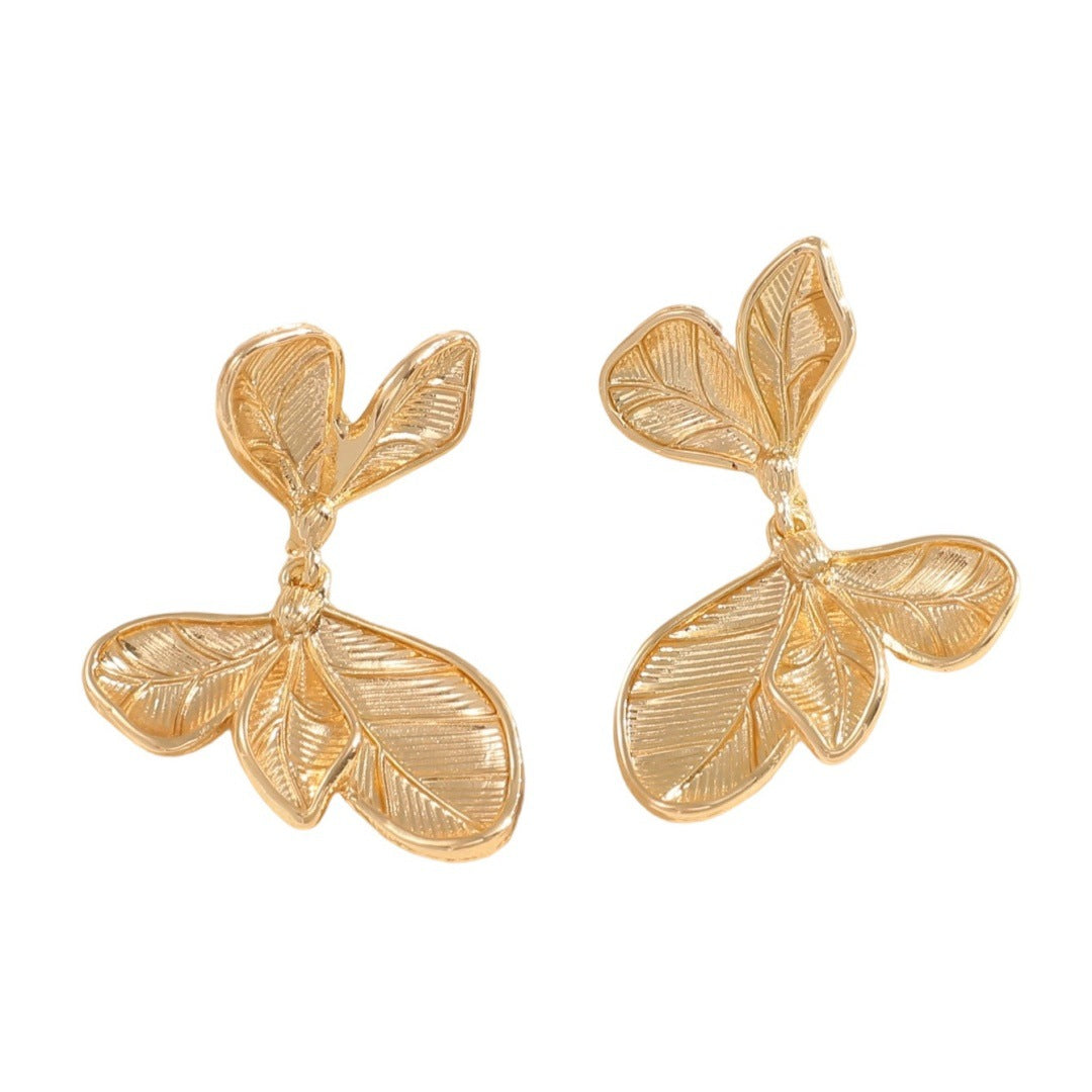 Ladies earrings in artistic leaf design Nin Boutique
