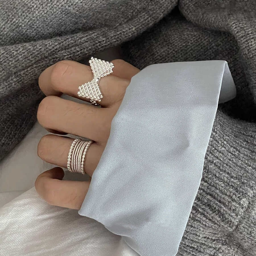 Ladies ring in playful bow design made of high-quality pearls Nin Boutique