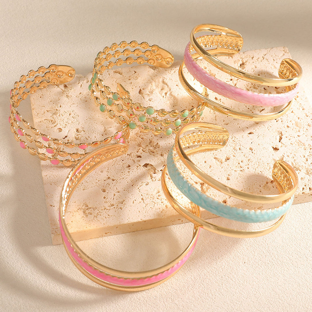 Women's Open Bangle with Artistic Relief Design Nin Boutique