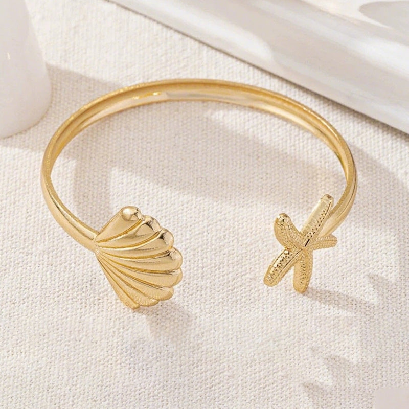 Ladies bracelet with intricate starfish design Nin Boutique