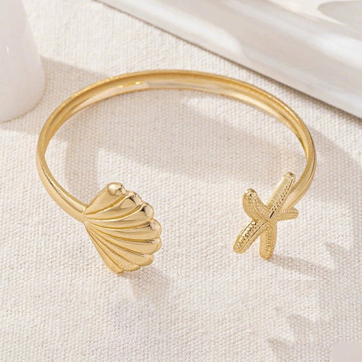 Ladies bracelet with intricate starfish design Nin Boutique