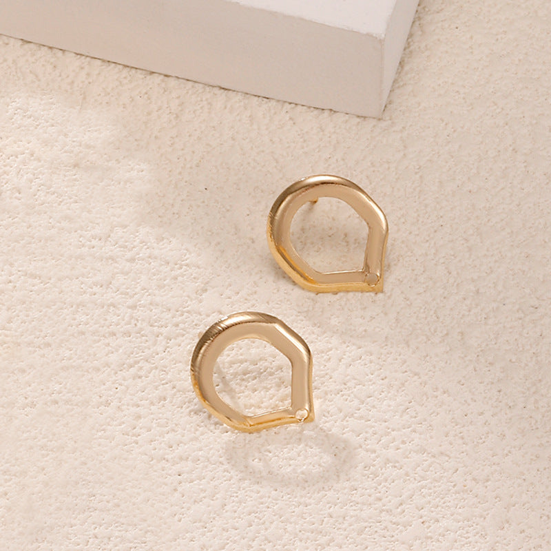 Ladies' earrings in modern sculptural design Nin Boutique