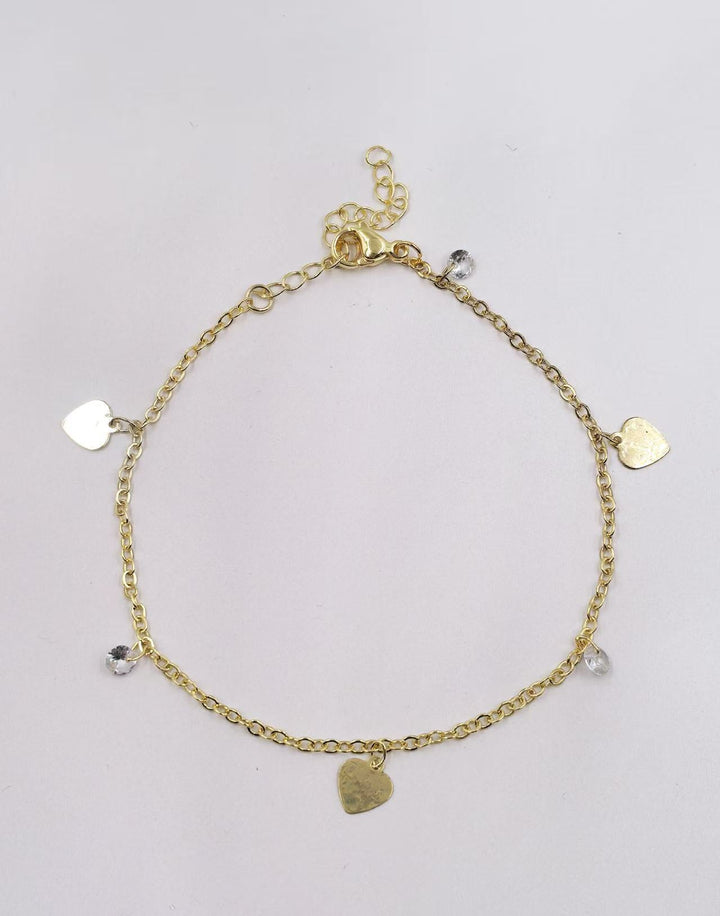 Ladies ankle bracelet with sparkling crystal pendants and delicate gold design Nin Boutique