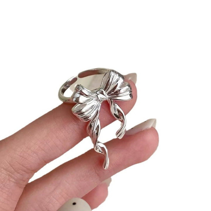 Women’s ring with playful bow design and high-quality craftsmanship Nin Boutique