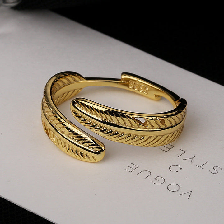 Ladies Ring in elegant feather design Nin Boutique