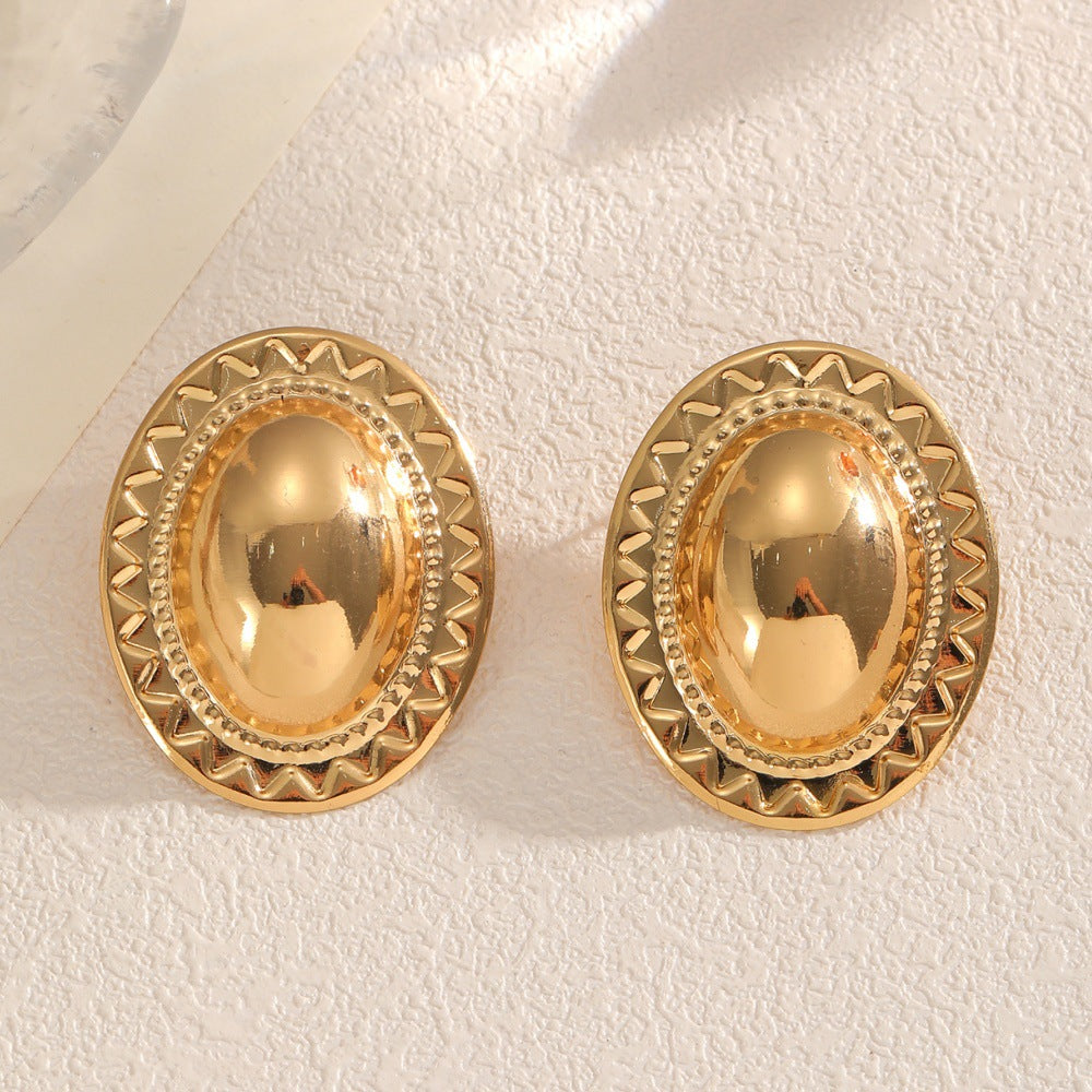 Women earrings in elegant shell shape Nin Boutique