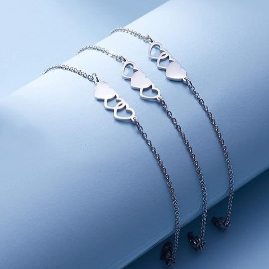 Women's anklet with playful heart motifs and delicate chain structure Nin Boutique