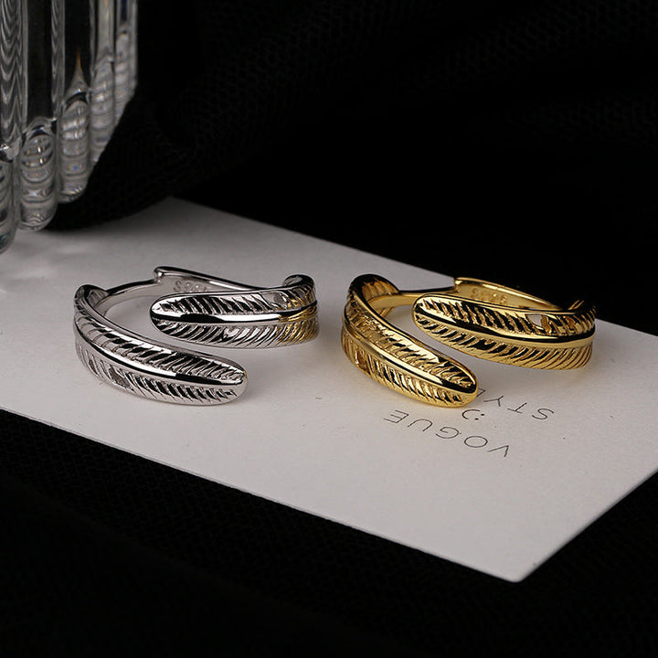 Women's ring with delicate leaf design Nin Boutique