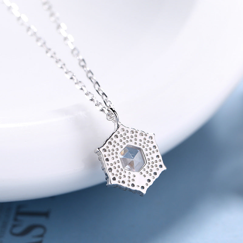 Women's necklace with sparkling crystal pendant in delicate design Nin Boutique