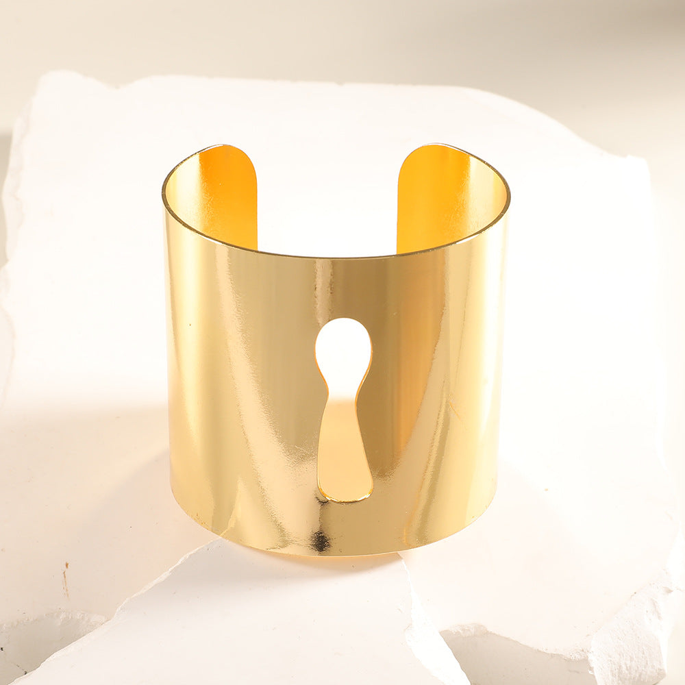 Women's Open Bangle with Artistic Relief Design Nin Boutique