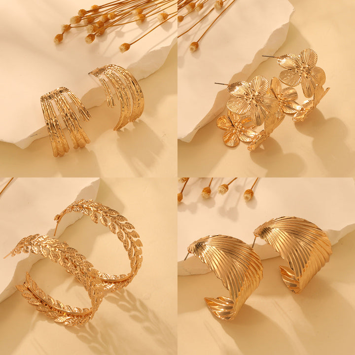 Women's earrings in unique, curved design Nin Boutique