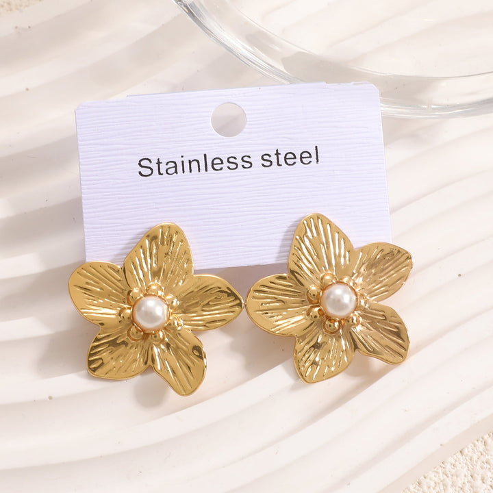 Women’s earrings in stylish heart design Nin Boutique