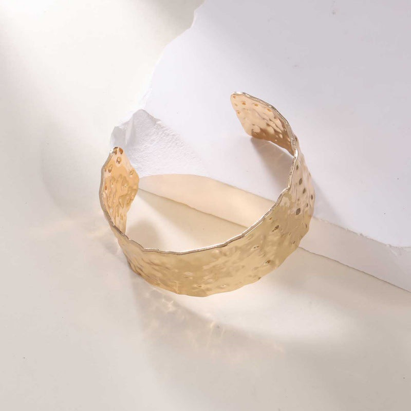 Women's Open Bangle with Artistic, Organic Design Nin Boutique