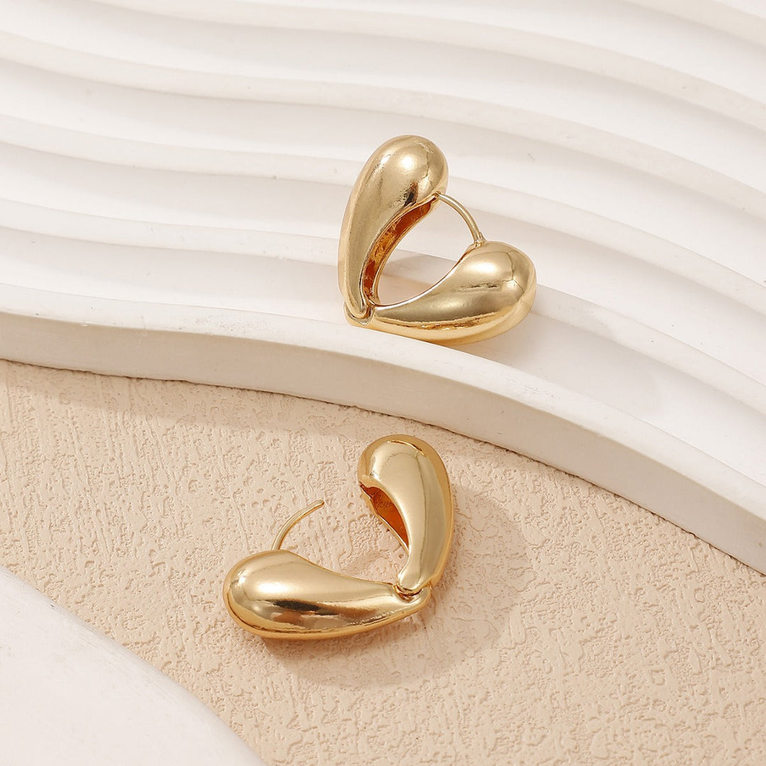 Ladies earrings in stylish heart design Nin Boutique