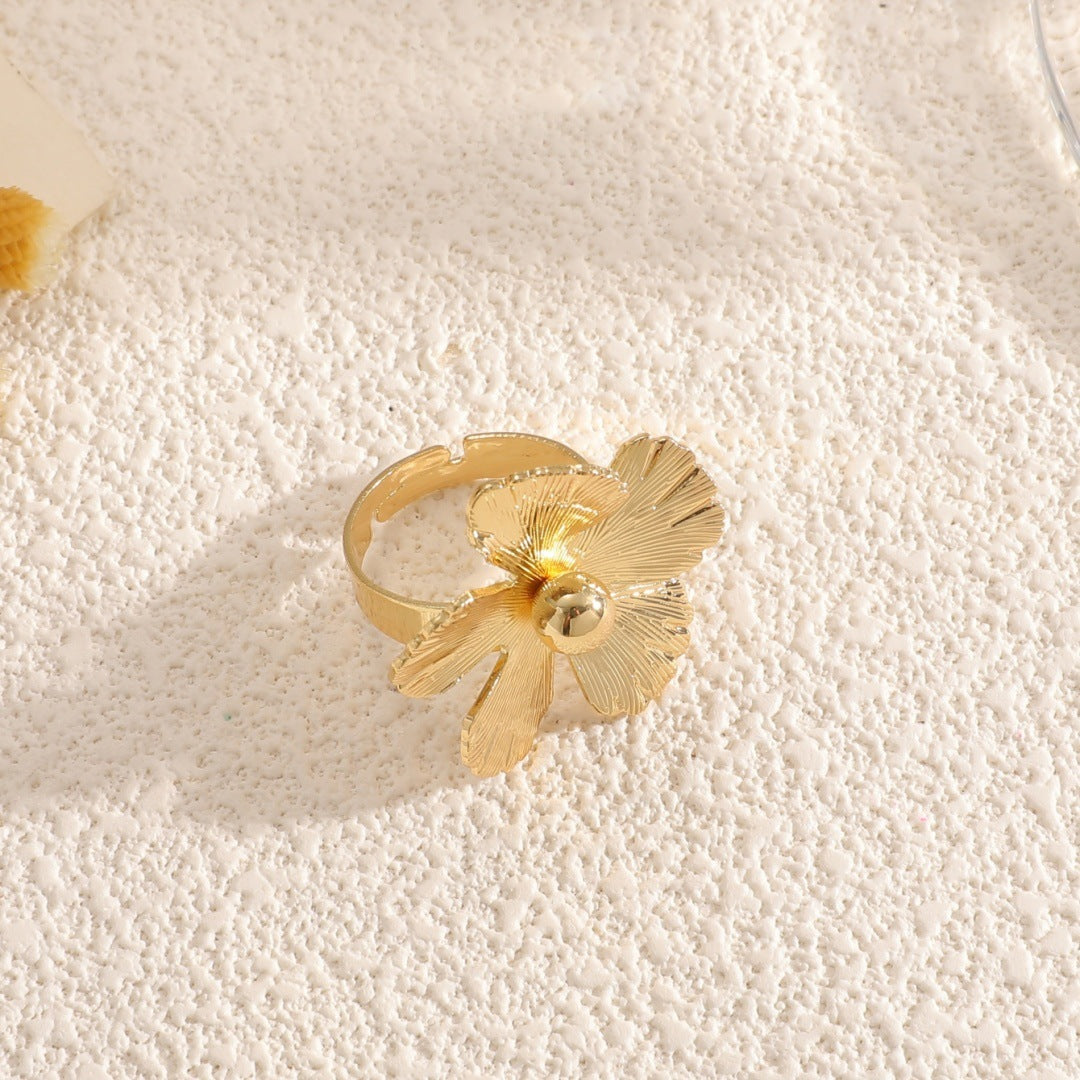 Women's arm jewelry with floral design and high-quality surface finish Nin Boutique