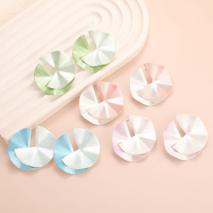 Ladies earrings with artistic fold design Nin Boutique