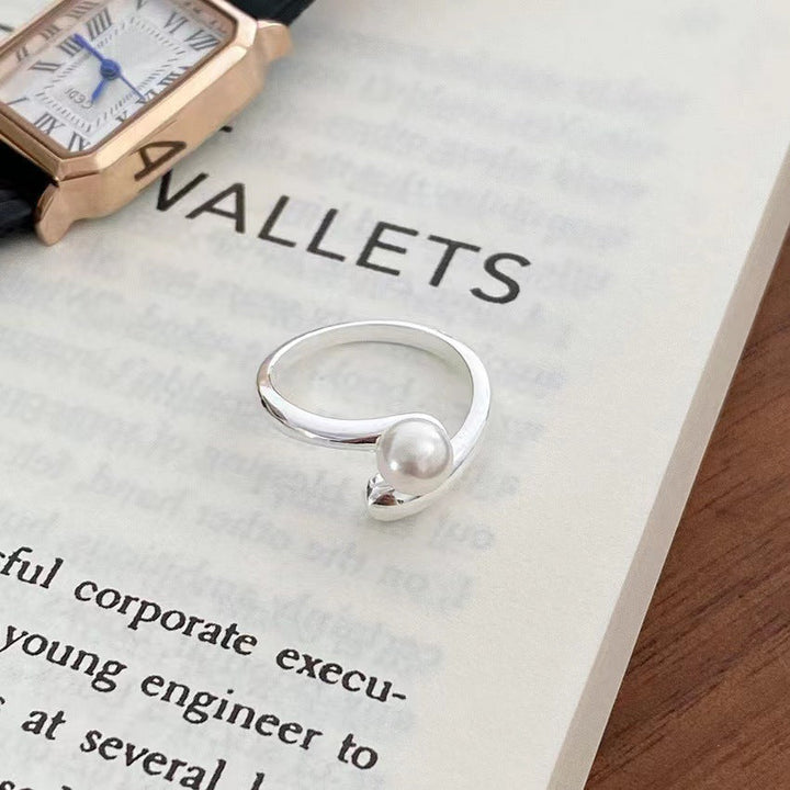 Ladies elegant open ring with delicate pearl Nin Boutique