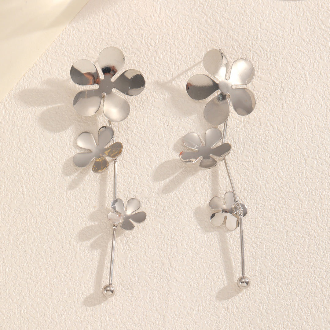 Women’s earrings with floral elements and shiny finish Nin Boutique