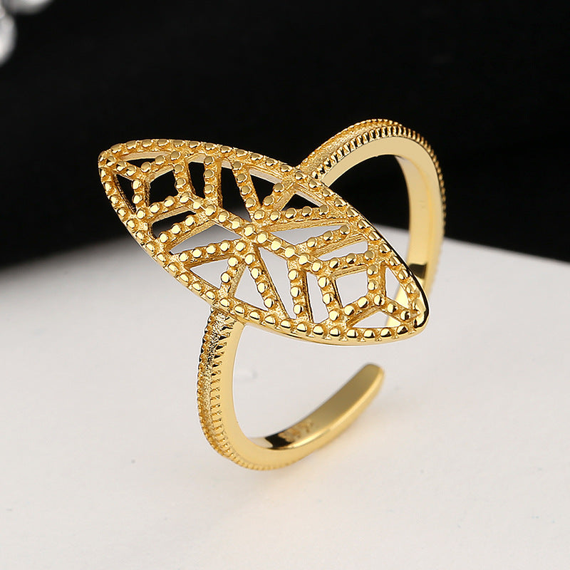 Women’s ring with exquisite leaf shape and delicate structure Nin Boutique