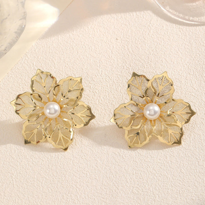Women earrings in elegant shell shape Nin Boutique